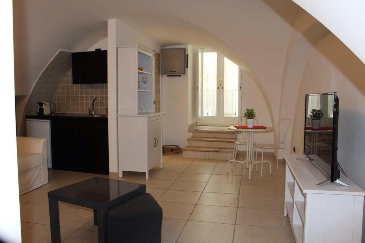 Villari 60 Bari Dış mekan fotoğraf